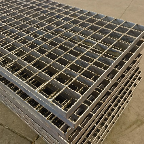 光伏電站檢修通道鋼格板鋼格柵有什么優(yōu)點(diǎn)