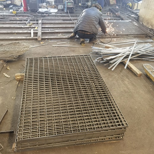 平臺(tái)鋼格板鋼格柵的適用場景及性能