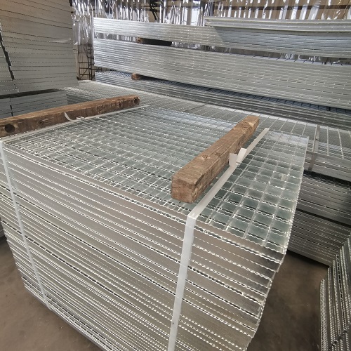 如何辨別劣質(zhì)鋼格板？看這4個細(xì)節(jié)，避免安全隱患