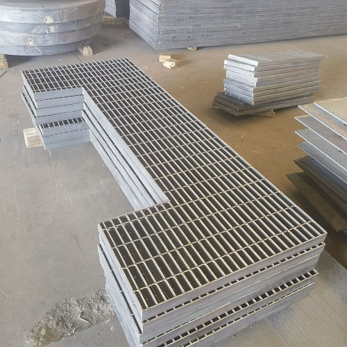 客戶案例：某工廠因貪便宜買劣質(zhì)鋼格板，損失超百萬！