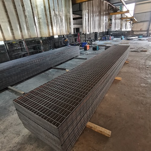 客戶案例：某工廠因貪便宜買劣質(zhì)鋼格板，損失超百萬！