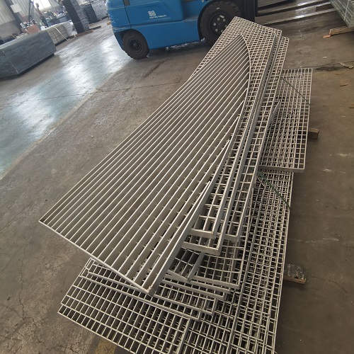 定制鋼格板 vs 標準尺寸？哪種更劃算？