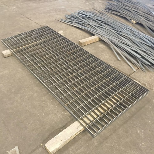 鋼格柵對比傳統(tǒng)材料，優(yōu)勢竟有這么多？