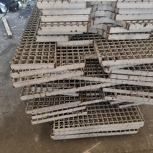 別小看它，這塊鋼格柵板背后藏著大學問