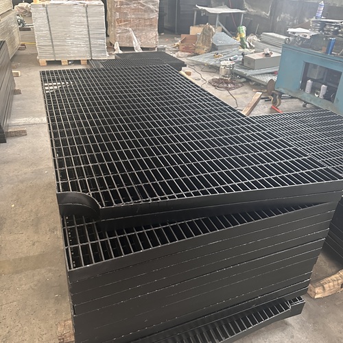 鋼格板高空安裝安全技巧，工程人必學(xué)