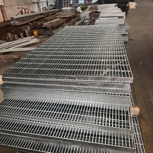 音樂節(jié)舞臺(tái)搭建必用鋼格板，承重強(qiáng)還易拆卸